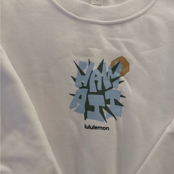 NWT Lululemon Hawaii Exclusive Perfectly Oversized Fleece Crew Sweatshirt Medium - Picture 2 of 3